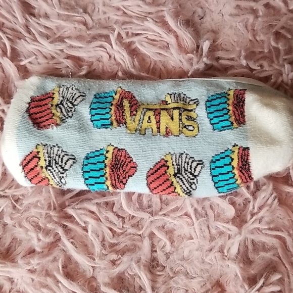 Vans Accessories - 3/22!!! Van's No-show Socks